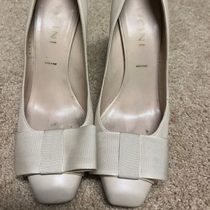 Vicini nude leather pumps US size 8.5 (IT size 39.5)